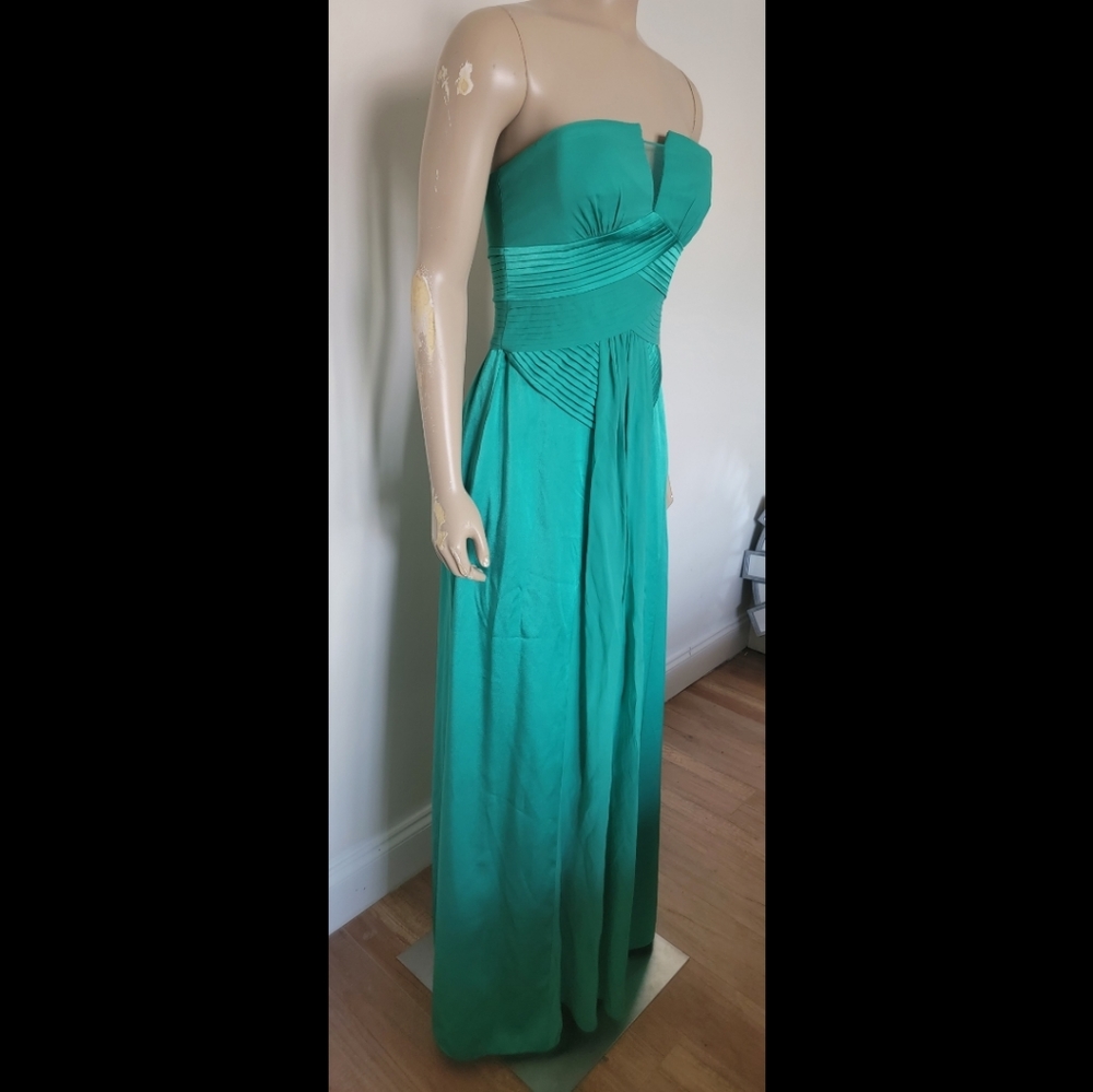 NWT BCBGMaxAxria Emerald Satin Strapless Dress
